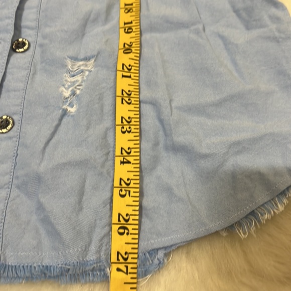 GIMMICKS FRAYED CHAMBRAY SHIRT - Picture 10 of 10